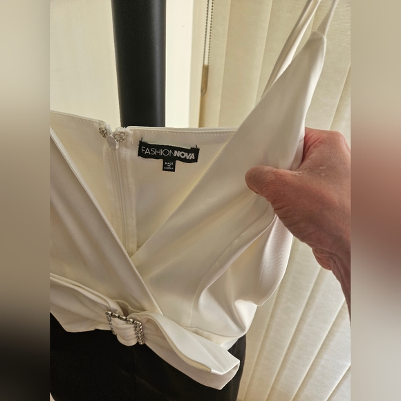 NWOT Fashion Nova Romper - Picture 3 of 6